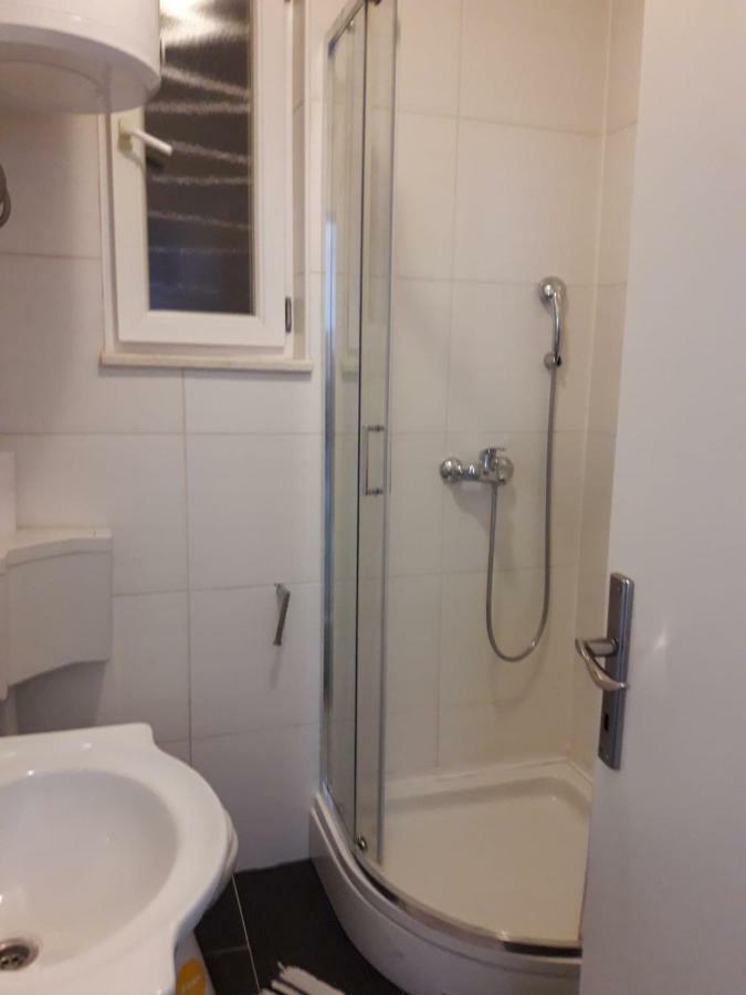 Apartmani Buba โปดสตรานา ภายนอก รูปภาพ